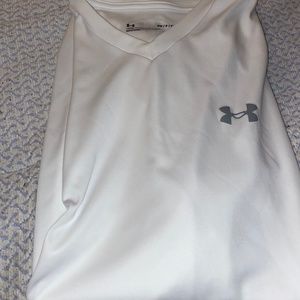 Mens small v neck under armour